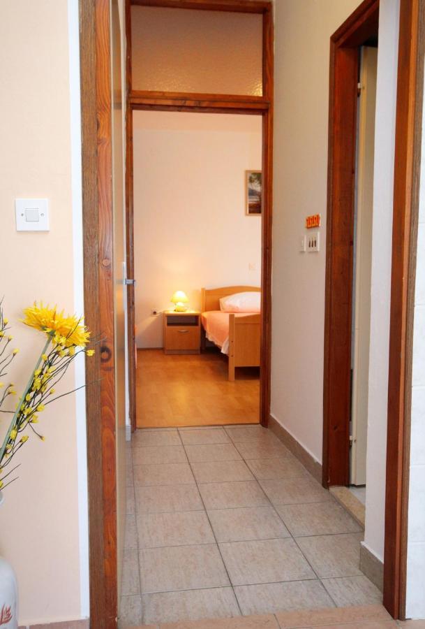 Apartments With A Parking Space Kornic, Krk - 5306 Exterior foto