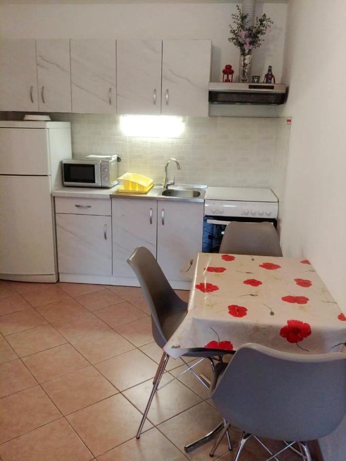 Apartments With A Parking Space Kornic, Krk - 5306 Exterior foto